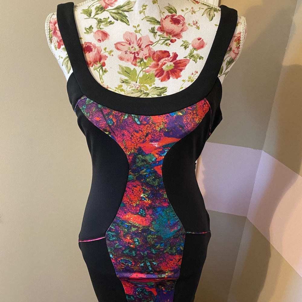Black with Mult color front Bodycon Mid Dress